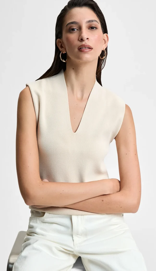 15368103500-regata-tricot-decote-v-360-shoulder.webp